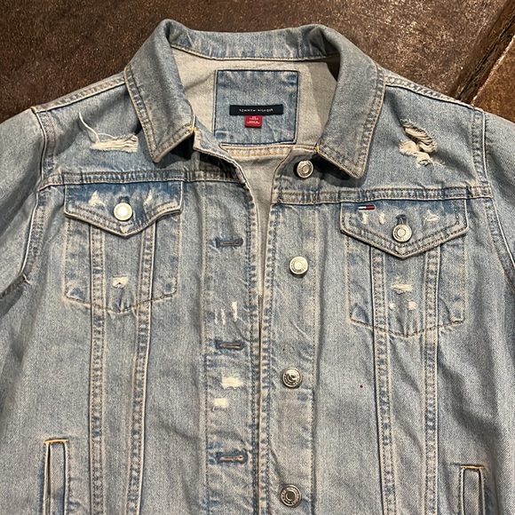 tommy hilfiger lightwash denim jacket - Picture 2 of 4